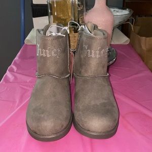 Juicy couture grey fur boots